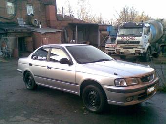 2000 Nissan Sunny Photos