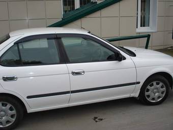 2000 Nissan Sunny Pictures