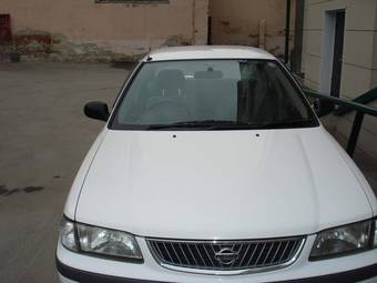 2000 Nissan Sunny Pics