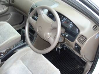 2000 Nissan Sunny Pictures