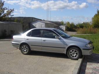 2000 Nissan Sunny Pictures