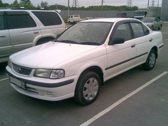 2000 Nissan Sunny Photos