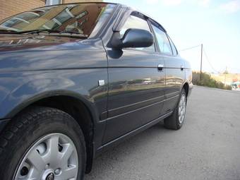 2000 Nissan Sunny Pictures