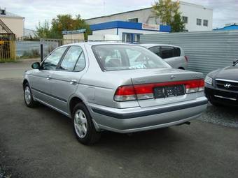 2000 Nissan Sunny Pictures