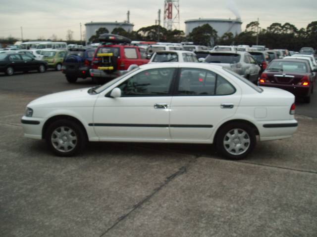 2001 Nissan Sunny