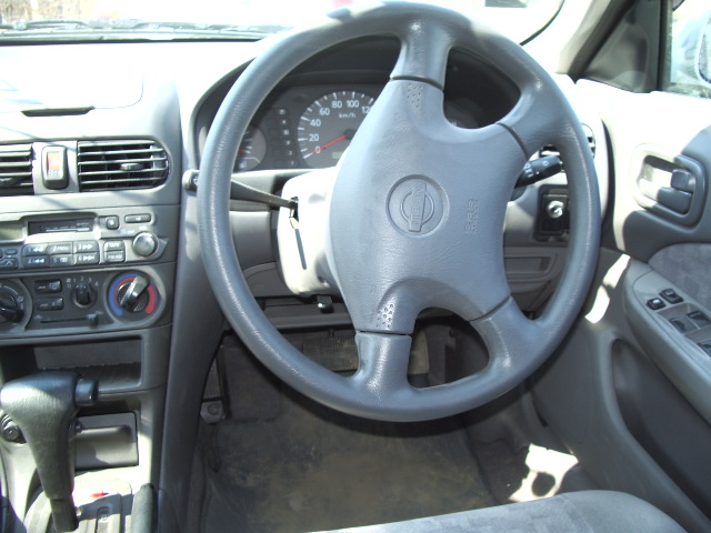 2001 Nissan Sunny Photos
