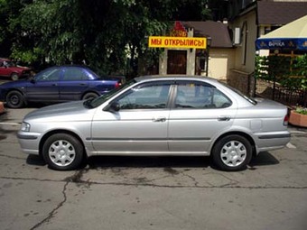 2001 Nissan Sunny Photos