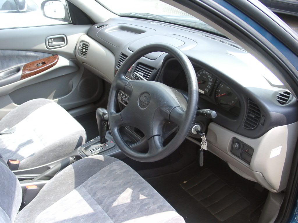 2001 Nissan Sunny Photos