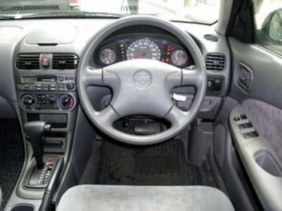 2001 Nissan Sunny Images