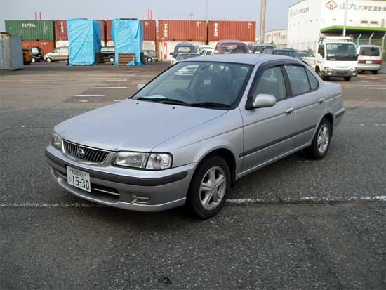 2001 Nissan Sunny Photos