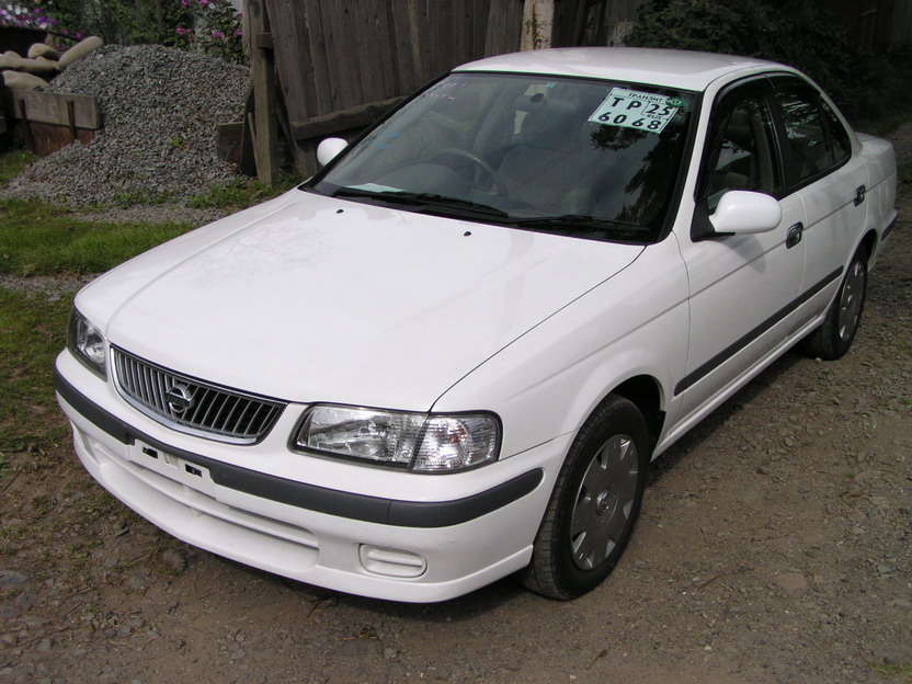 2001 Nissan Sunny Photos