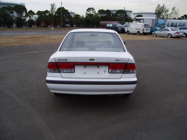 2001 Nissan Sunny Photos