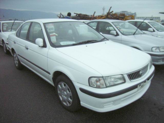 2001 Nissan Sunny Pictures