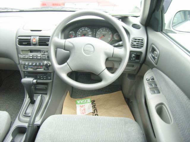 2001 Nissan Sunny Pictures