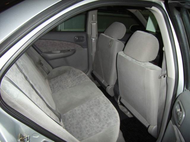 2001 Nissan Sunny Pictures