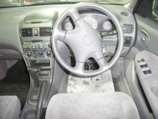 2001 Nissan Sunny Photos
