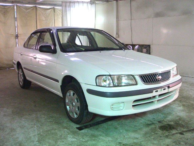 2001 Nissan Sunny Pictures