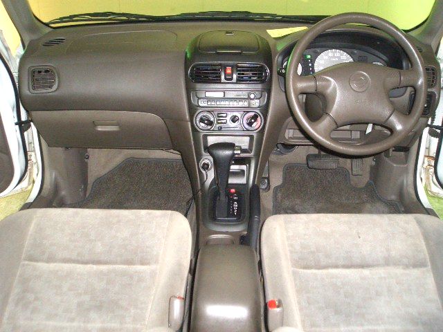 2001 Nissan Sunny Photos