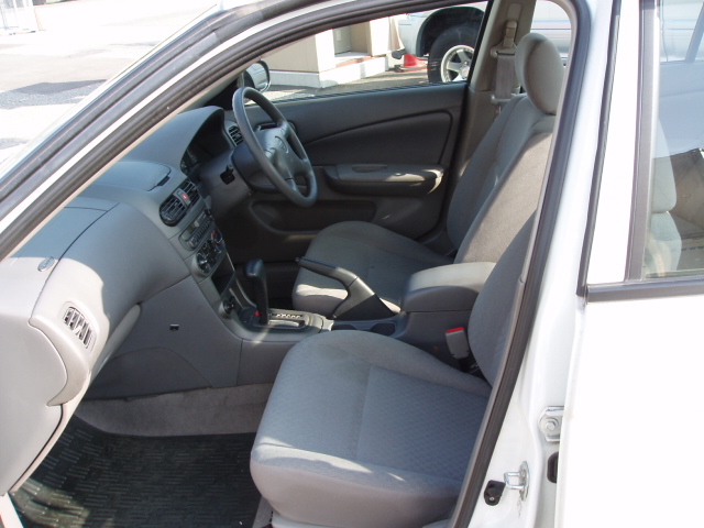2001 Nissan Sunny Wallpapers