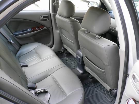 2001 Nissan Sunny Images