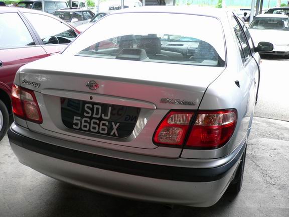 2001 Nissan Sunny Wallpapers