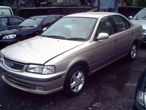 2001 Nissan Sunny Photos