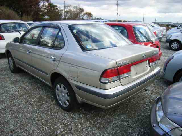 2001 Nissan Sunny Photos