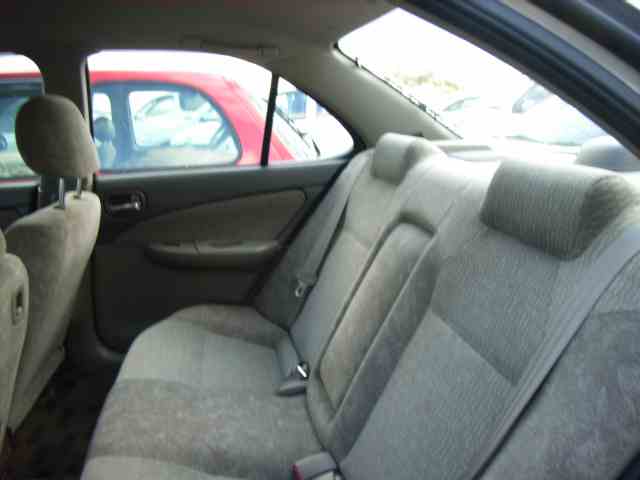2001 Nissan Sunny Pictures