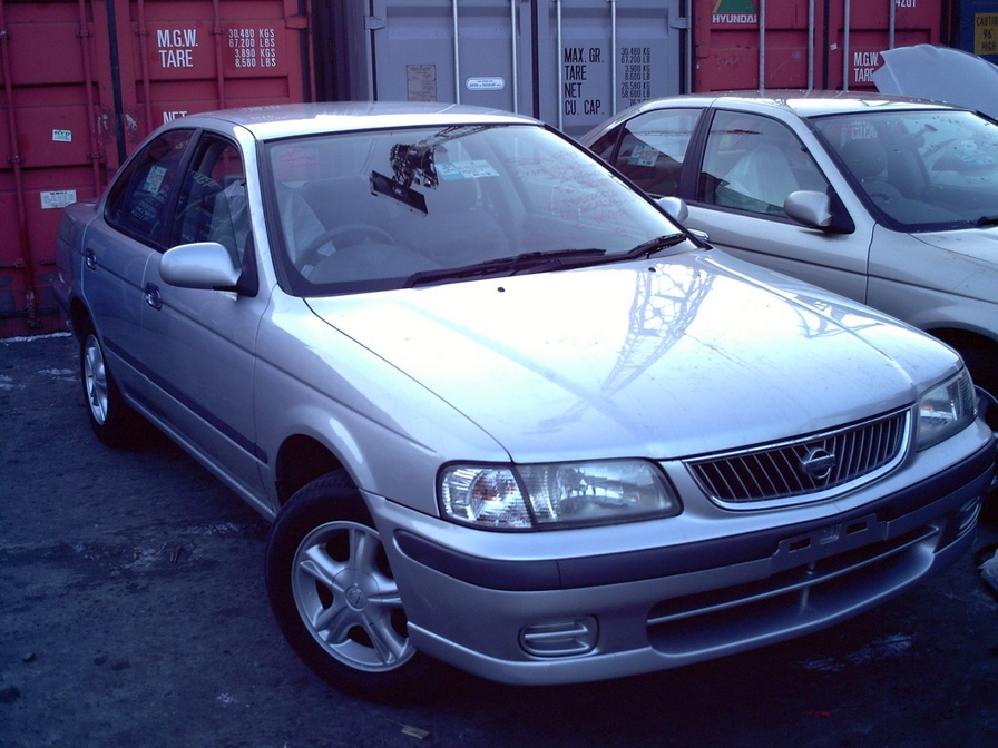 2001 Nissan Sunny Photos