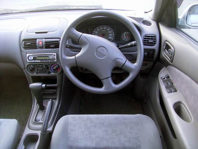 2001 Nissan Sunny Photos