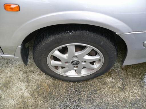 2001 Nissan Sunny Pics