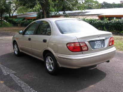 2001 Nissan Sunny Pictures