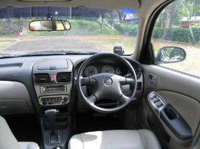 2001 Nissan Sunny Pictures