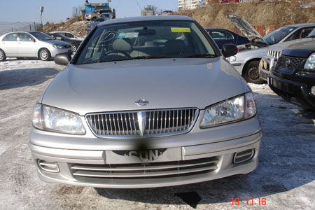 2001 Nissan Sunny Photos