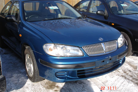 2001 Nissan Sunny Pictures