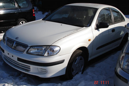 2001 Nissan Sunny Pictures