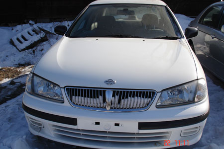 2001 Nissan Sunny Pictures