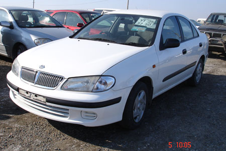 2001 Nissan Sunny Photos