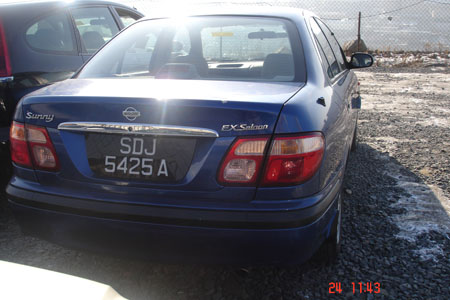 2001 Nissan Sunny Pictures