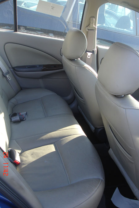 2001 Nissan Sunny Photos