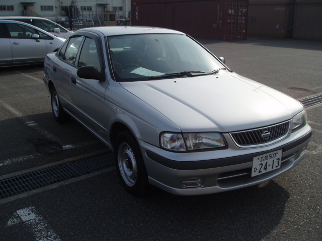 2001 Nissan Sunny Photos