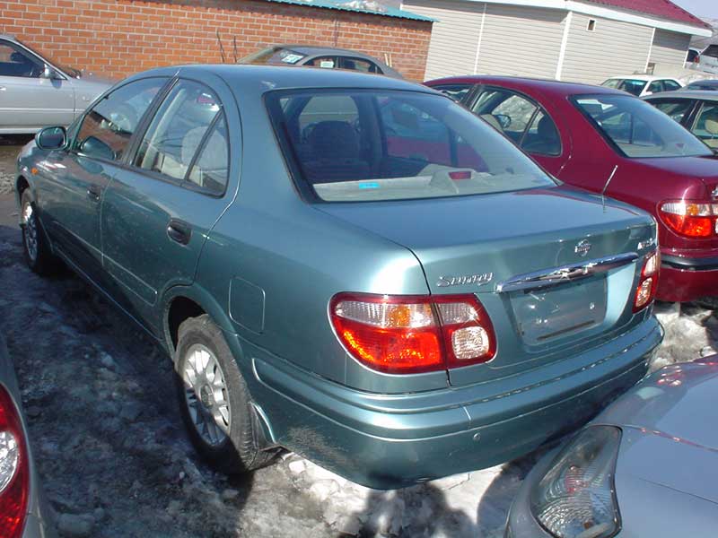 2001 Nissan Sunny Pictures