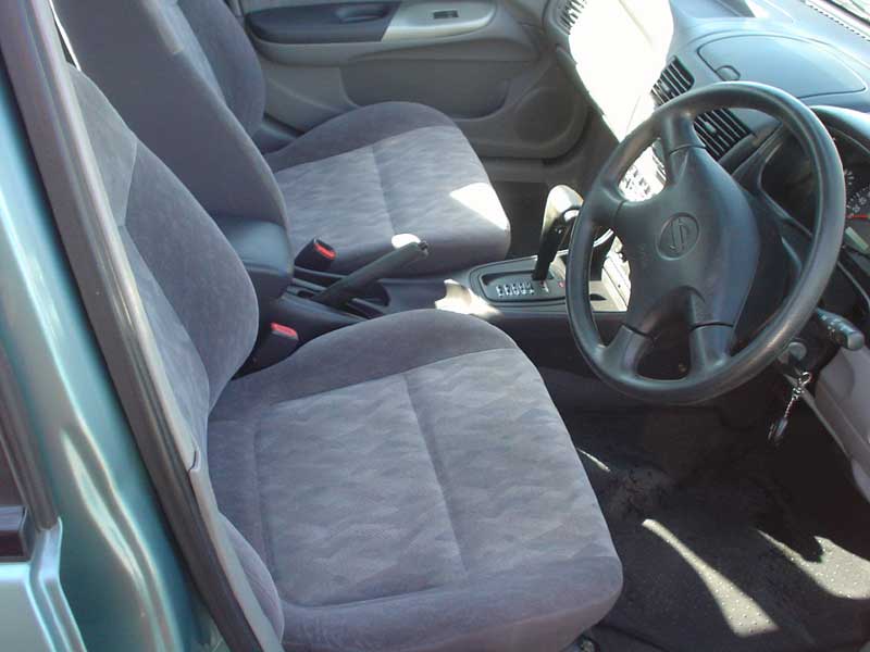 2001 Nissan Sunny Pictures