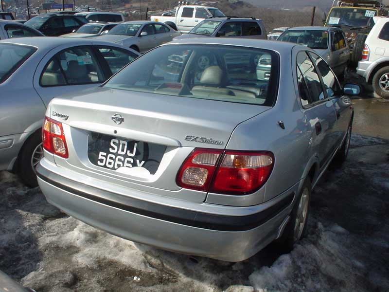 2001 Nissan Sunny Pictures