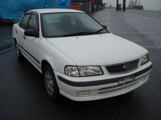 2001 Nissan Sunny Photos