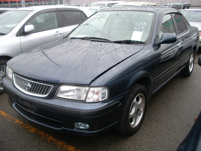 2001 Nissan Sunny Pictures