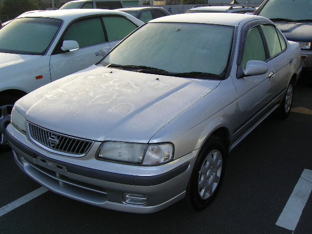 2001 Nissan Sunny Photos