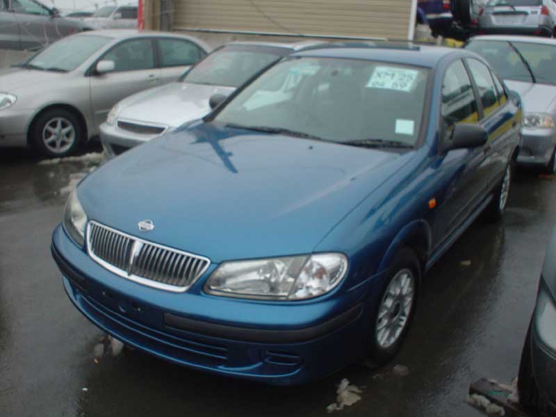 2001 Nissan Sunny Pictures