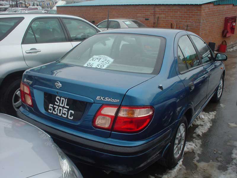 2001 Nissan Sunny Photos