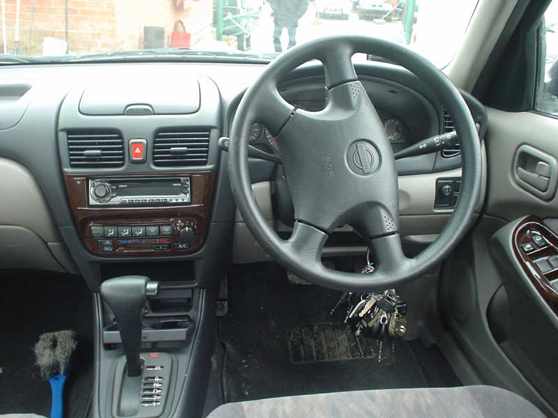 2001 Nissan Sunny Images